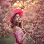 Фотосессия в коломенском для девочки. Розовые деревья