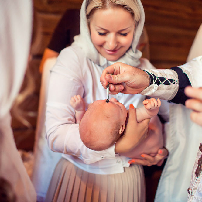 профессиональный фотограф для фотосъемки крещения, фотосъемка крестин
